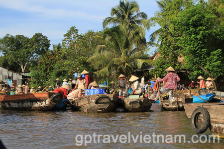 Can Tho: Floating Market and Biking Tour in Phong Dien