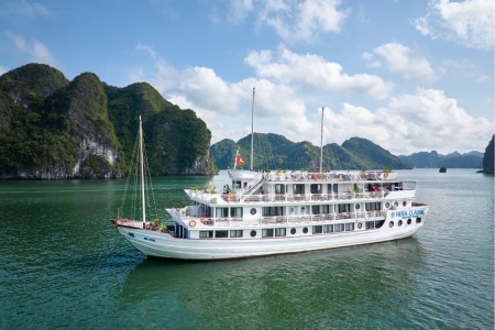 Hera Boutique Cruise