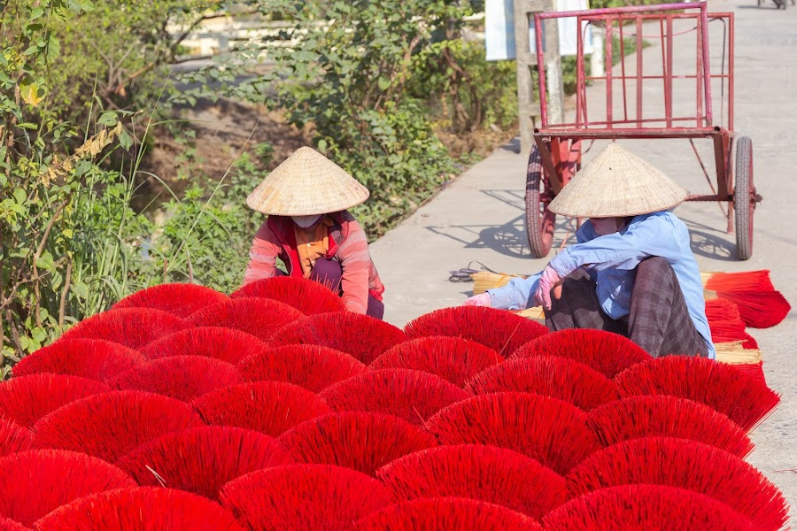 Discover Craft Villages of Chuong Vac Uoc Le and Quang Phu Cau
