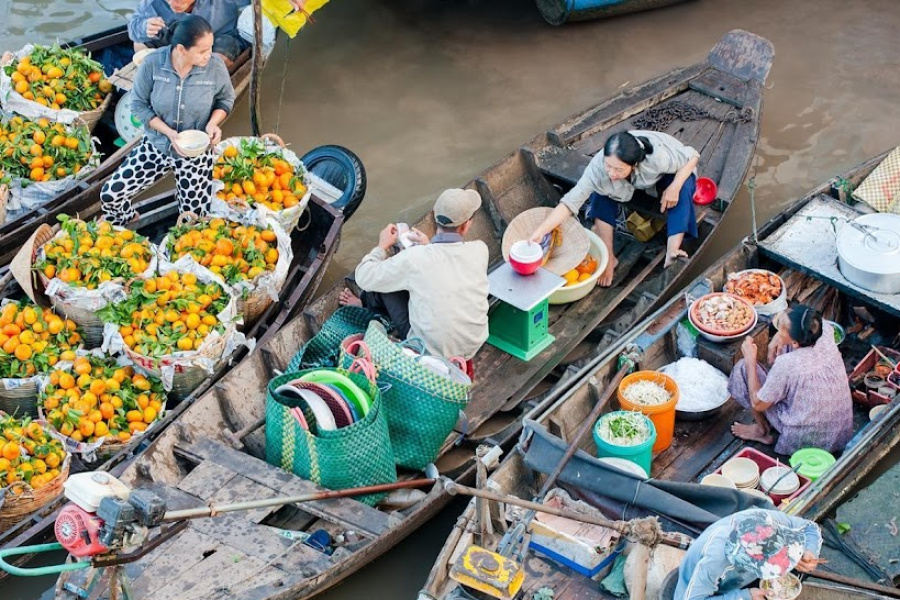 Explore Cai Be Floating Market - Full Day Tour