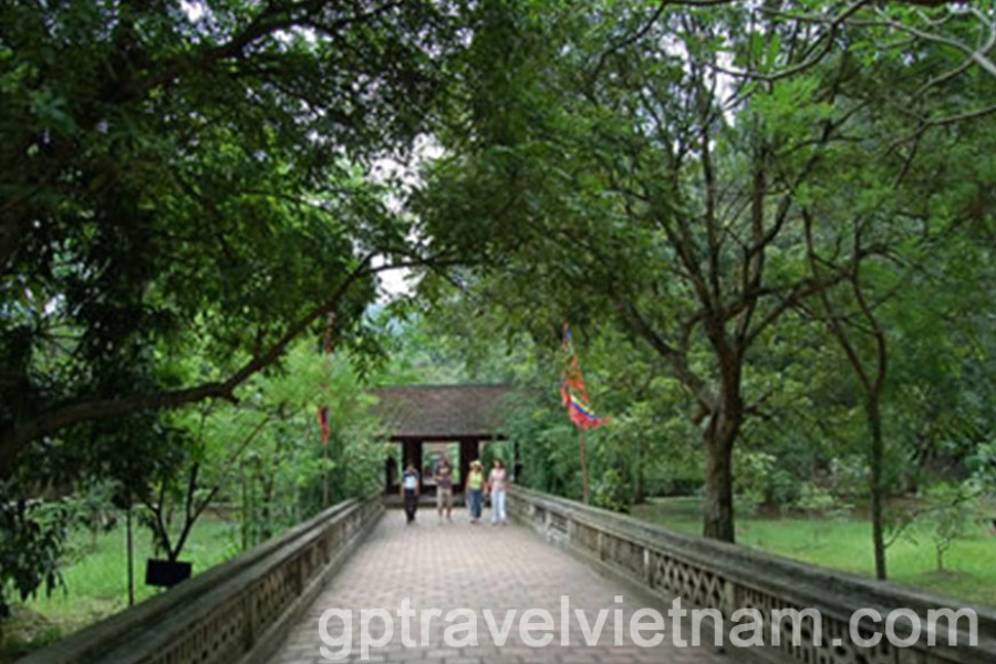 Baie d’Halong Terrestre: Hoa Lu, Trang An et Hang Mua