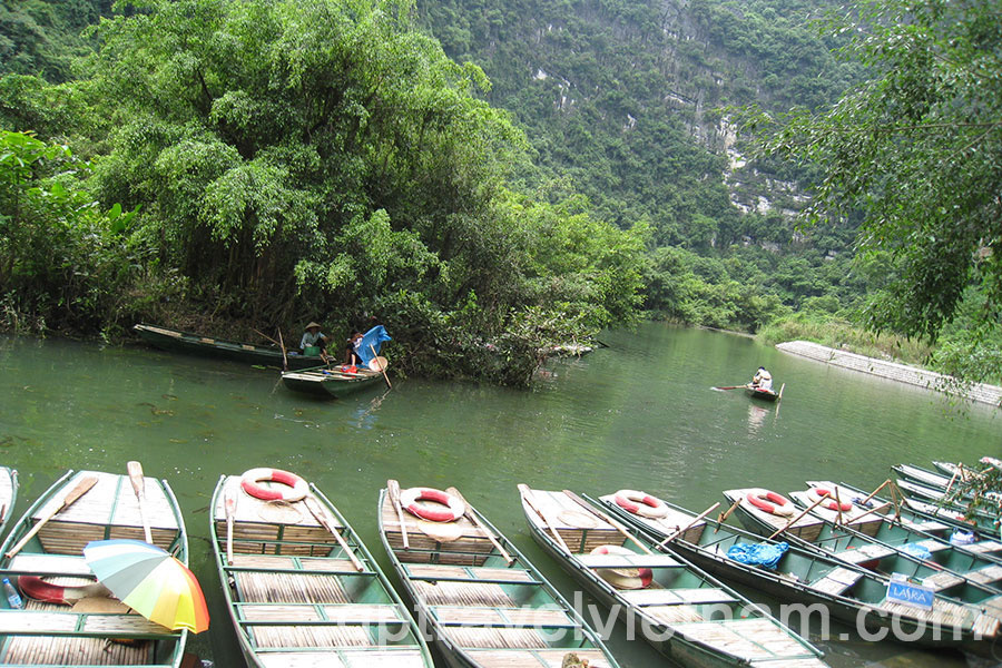 Baie d’Halong Terrestre: Hoa Lu, Trang An et Hang Mua