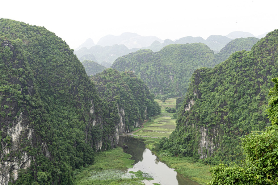 Hoa Lu et la belle région karstique de Tam Coc 