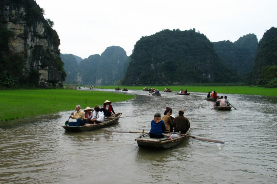 Hoa Lu et la belle région karstique de Tam Coc 