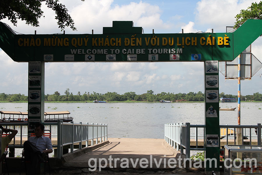 Marché flottant de Cai Be - Vinh Long suivant les axes classiques