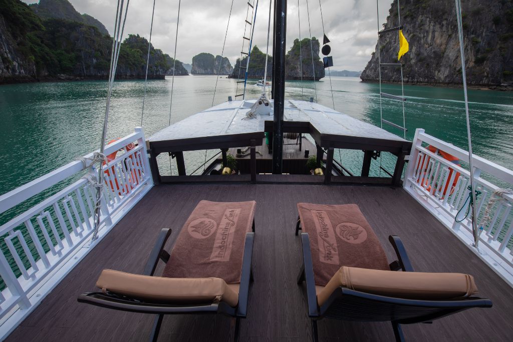 Amour Junk, 1 Cabin, Bai Tu Long Bay